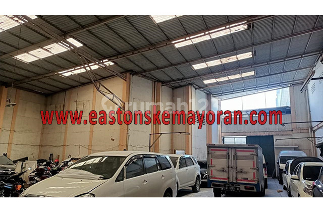 For Sale: Regol Storefront For Sale: Regol Storefront