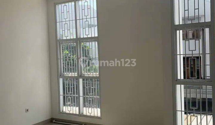 Dijual Rumah Mungil 3 Lantai Di Kebon Jeruk Pd012640 1