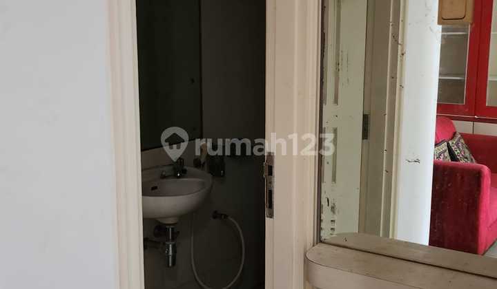 Cheap Sale, Tiny House in a Cluster in Srengseng (Negotiable) Cheap Sale, Tiny House in a Cluster in Srengseng (Negotiable)