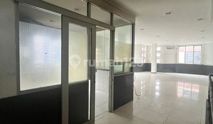 Disewakan Ruko di Lokasi Strategis Kebon Jeruk Jakarta Barat Disewakan Ruko di Lokasi Strategis Kebon Jeruk Jakarta Barat