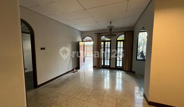 Disewakan Murah Rumah di Kedoya Jakbar