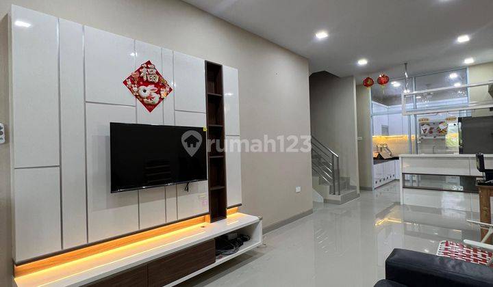 Disewa Rumah Mewah 2 Lantai Full Furnish Permata Baloi Batam 1