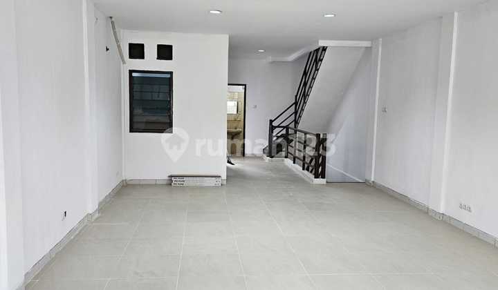 Corner Shophouse, Next to BSD Plaza, High Traffic, Visible from the Road