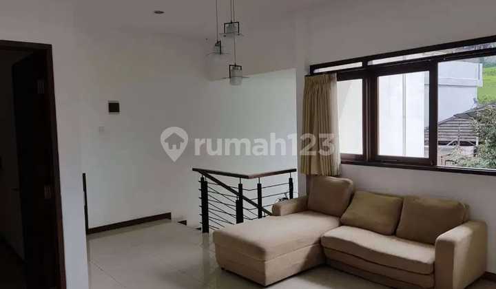 Disewakan Rumah di Komplek Cipaku Indah Setiabudhi Disewakan Rumah di Komplek Cipaku Indah Setiabudhi