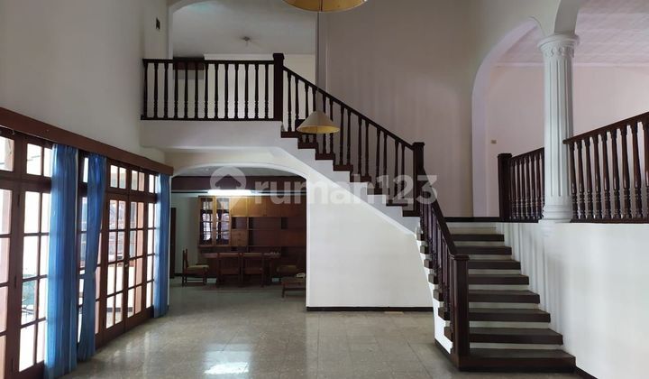 Disewakan Rumah Luas di Setrasari Setiabudi Bandung Utara