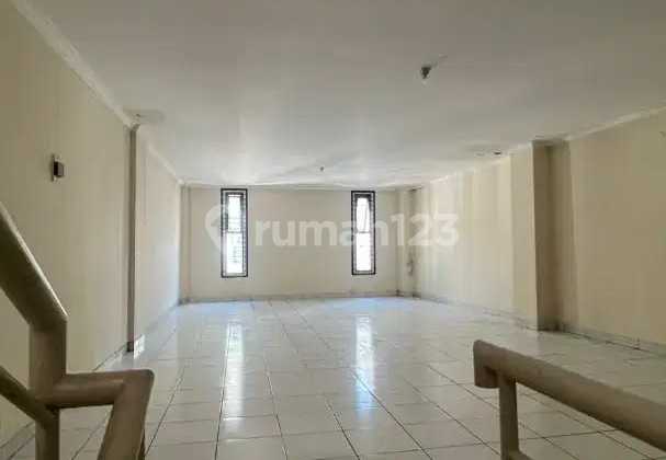 Disewakan Ruko Tengah Kota Bandung Jalan Kebon Jati 