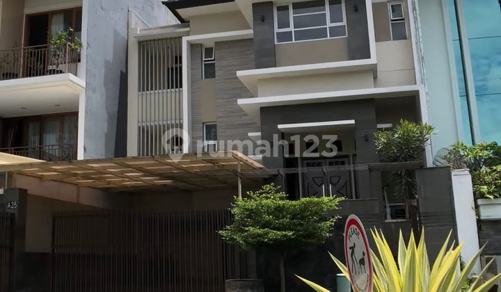 Dijual Rumah Komplek Istana Regency Pasteur Bandung Strategis