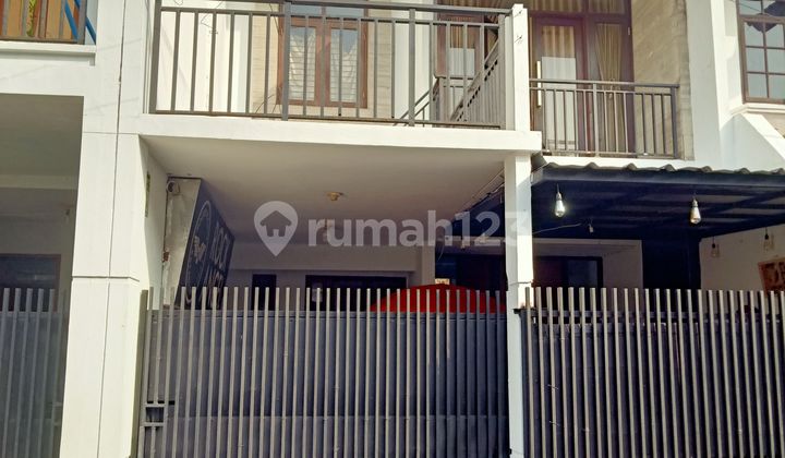 Dijual Rumah Sarijadi Jalan 2 Mobil Carport 2 Mobil Lokasi Bagus 1