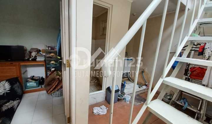 ruang keluarga rumah siap huni shm villa