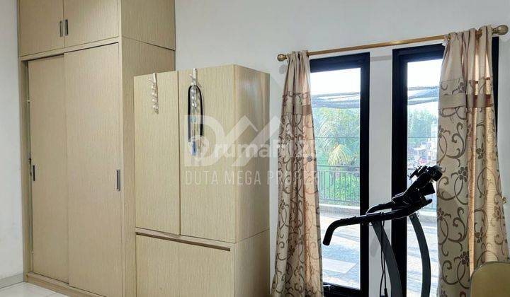 Rumah Modern Classic 3 Lantai Terawat Dalam Cluster   Graha Raya  2