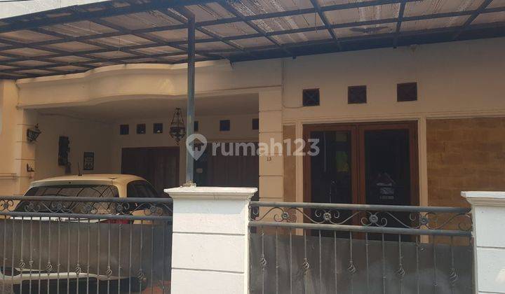 Rumah 2 Lt Di Menteng Jakarta Pusat, Siap Huni , Asri , Strategis 1