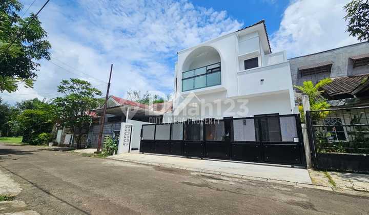 Brand New Modern Design House in Kencana Loka BSD Ready to Occupy Brand New Modern Design House in Kencana Loka BSD Ready to Occupy