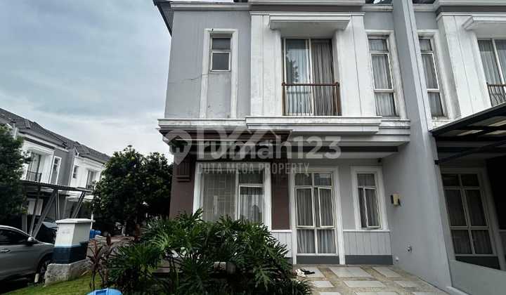 Rumah Cluster Hook Ada Taman Depan Belakang Luas Area Savia Bsd . 2