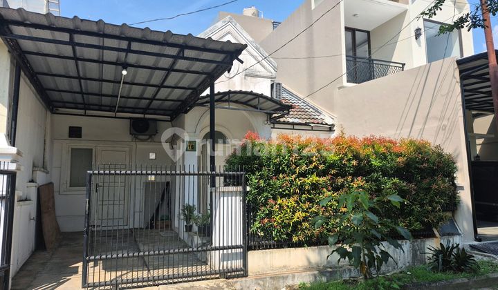 Rumah Asri Tanah Luas Terawat Rapi Cluster Graha Raya Bintarojaya