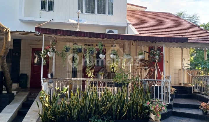Aesthetic, Comfortable, Quiet Hook House in Emerald Bintarojaya Cluster Area