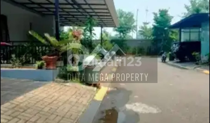Minimalist, Safe, and Comfortable Ready-to-Occupy House in Graharaya Bintaro Cluster 2