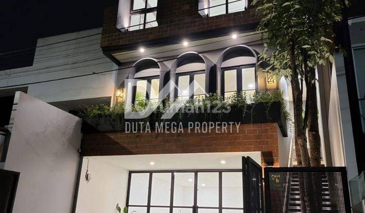 Rumah Di Pondok Indah 3 Lantai Shm Sudah Renovasi Selatan Cantik  2