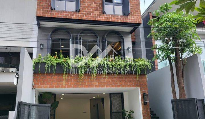 Rumah Di Pondok Indah 3 Lantai Shm Sudah Renovasi Selatan Cantik  1