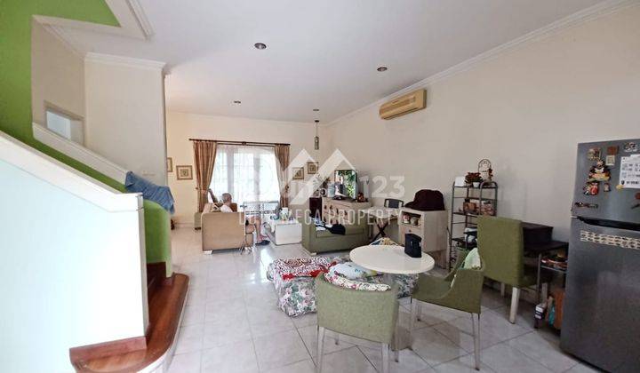 ruang keluarga rumah siap huni shm villa