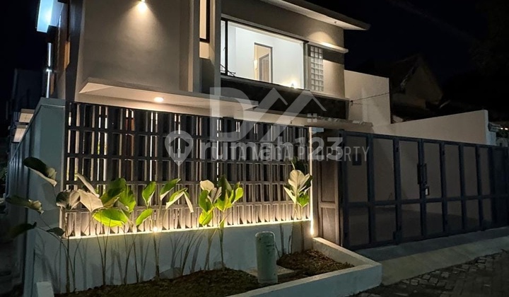 Dijual Rumah Modern Brand New di Kencana Loka Bsd Semi Furnished