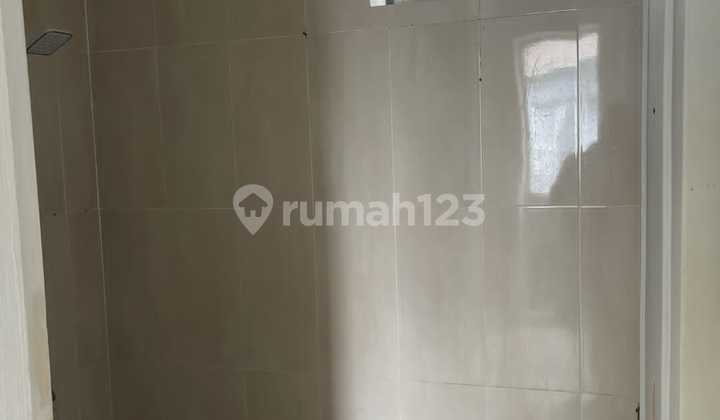 For Sale, House Within a Cluster in Graha Raya, Ready to Occupancy, Eligible for Mortgage 2