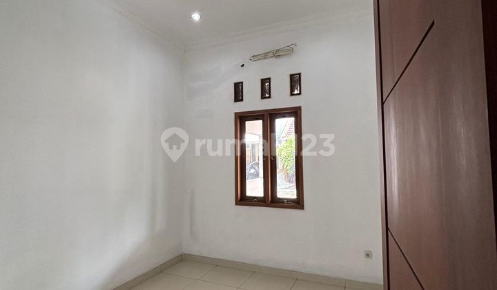 Rumah Siap Huni di Graha Raya bisa KPR Nyaman Strategis 2