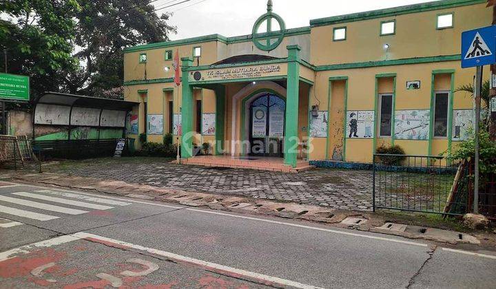 Gedung Hitung Tanah Di  Pinggirjalan Di Jalan Raya Pondok Jaya. 1