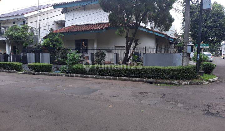 Rumah Hook Depan Taman Bermain Cluster Bintaro Sektor 9. 1