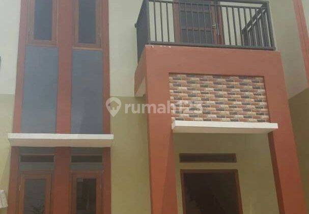 Rumah dijual di Harapan Indah, Bekasi kondisi bagus 1