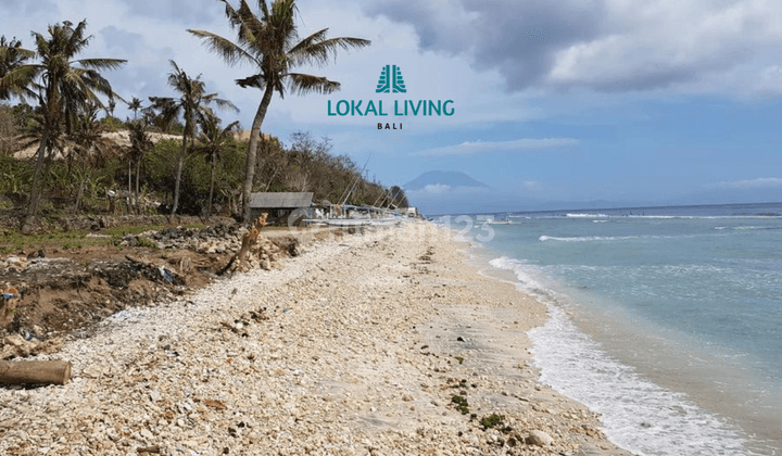 Land covering an area of 1700m2 on the side of the main road at Los Nusa Penida Beach 2