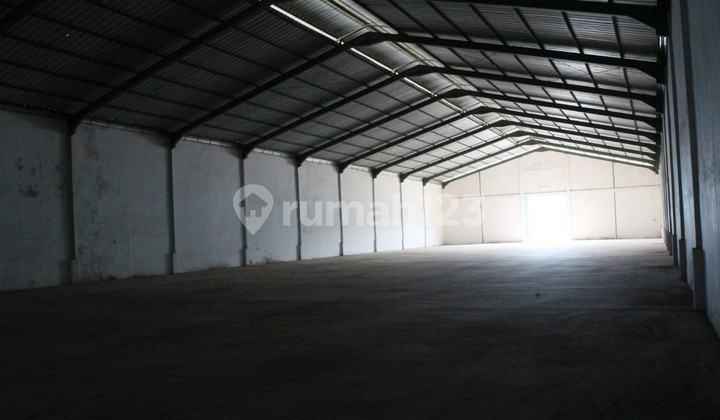 For Rent, Warehouse with Strategic Location, Ready to Use in Kosambi, Tangerang. For Rent, Warehouse with Strategic Location, Ready to Use in Kosambi, Tangerang.