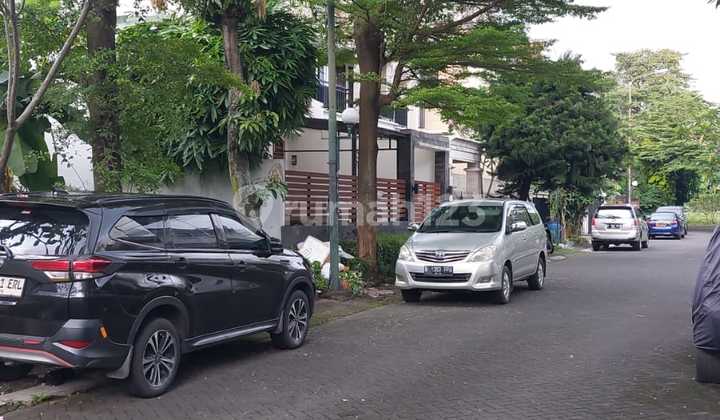 Kavling Siap Bangun Luas 200 m2 Raffles Hills Cibubur 2