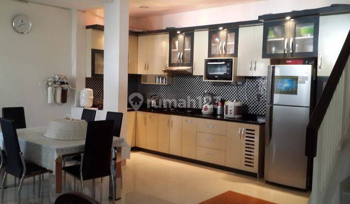 Rumah Hoek 2 Lantai Bagus SHM di Grand Galaxy Park Bekasi 2