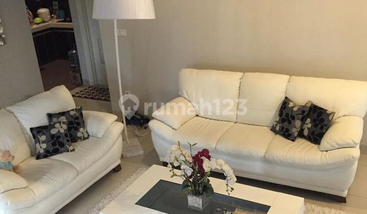 Rumah Mewah Hoek di Sumarecon Bekasi 2