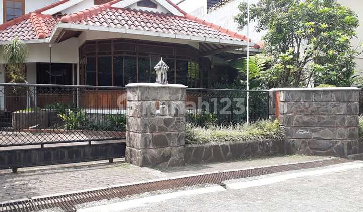 Luxury House 600 m2 Freehold Title Pasteur Sukaraja Bandung Luxury House 600 m2 Freehold Title Pasteur Sukaraja Bandung
