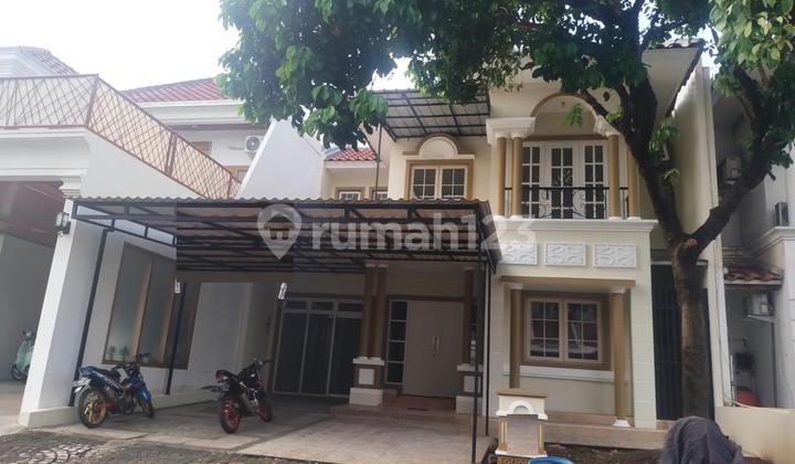 Luxury House with SHM, Ready to Occupy, 200 m2 Area, Kota Wisata Cibubur
