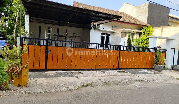 Rumah hook siap huni row jalan gede 1