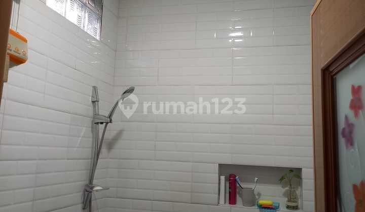 Two-Story House Ready to Occupy in Mekar Asri Panongan.