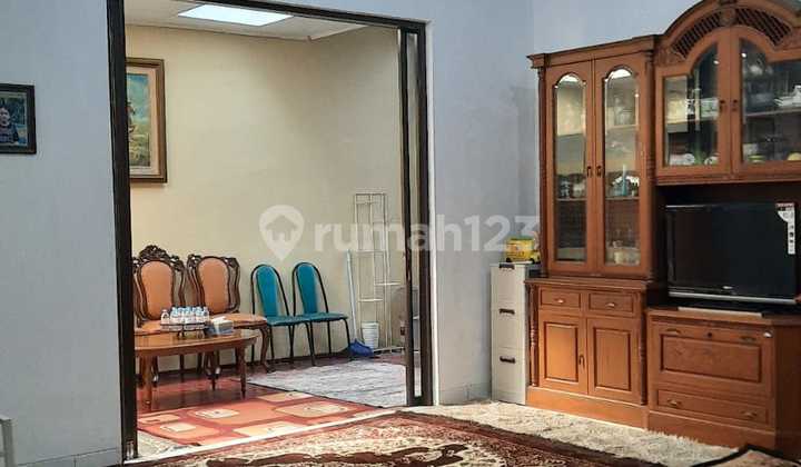Decent House, Madrasah Street, Strategic Location, Suitable for Boarding, Residence, Business Space 2