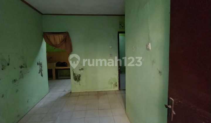 House in Permata Biru Cinunuk, around 300 million, Bandung Regency.