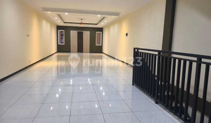 Ruko Murah 3 Lantai di Jl.raya Jakarta Antapani