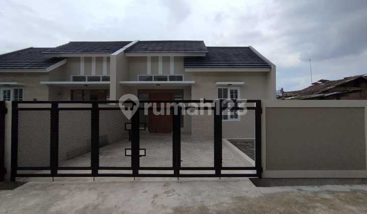 Modern new house in the Ujung Berung complex.