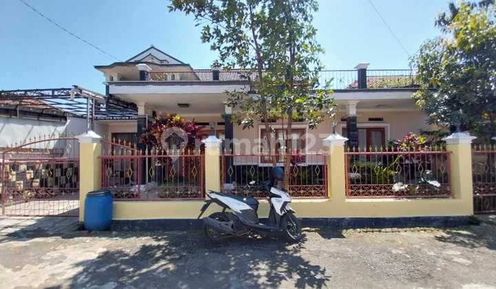Comfortable 2-story house in Cipamokolan, Buah Batu, Bandung Comfortable 2-story house in Cipamokolan, Buah Batu, Bandung