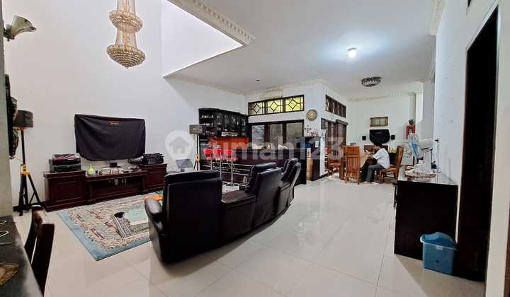 Rumah 2 lntai di komplek cipamokolan kota bandung