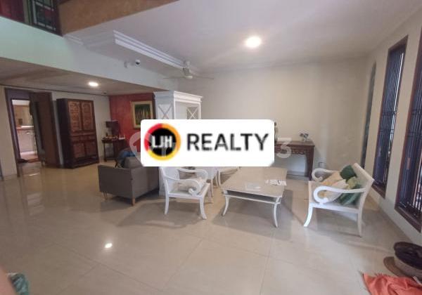 Beautiful Aesthetic House, Rare Find, in Tomang West Jakarta 2