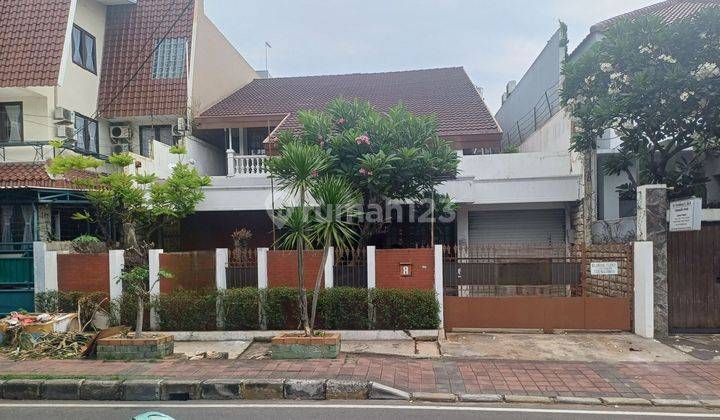 Rumah Asri Di Jln Utama, Cocok Untuk Usaha, Tomang Jakarta Barat 1