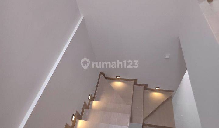 Rumah Design Minimalis Elegan 3 Lnt, Hero Tomang, Jakarta Barat 2