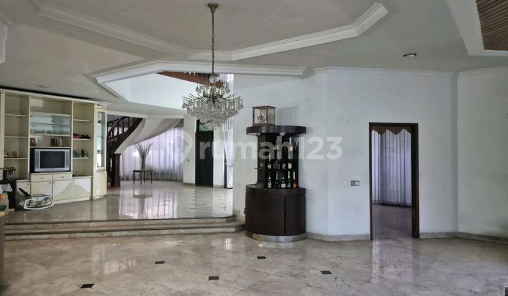 Large House in an Elite Complex, Suitable for Expats, Tomang West Jakarta 2