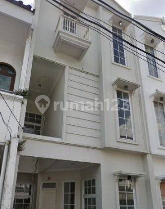 Rumah Bagus Nyaman Area Strategis, Tomang Hero, Jakarta Barat 1