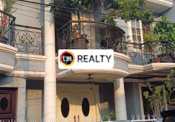 Rumah Bagus 2 Lantai Lokasi Strategis di Tomang Jakarta Barat 1